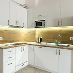 Apartman Lada 756 *