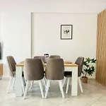 Lada 756 Apartman Durrës