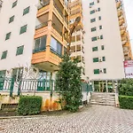 Lada 756 Apartman *