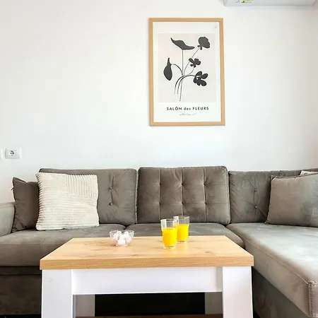 Apartment Lada 756