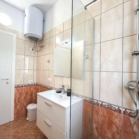 Lada 756 Apartment *