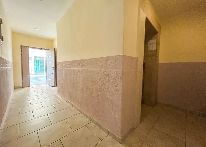 Lada 756 Apartment *