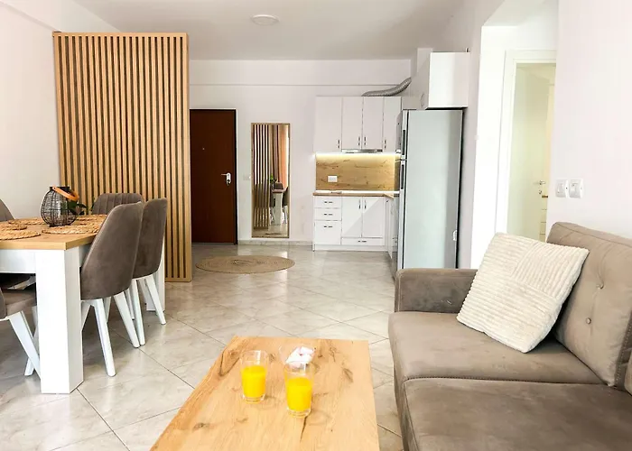 Lada 756 公寓 Durrës