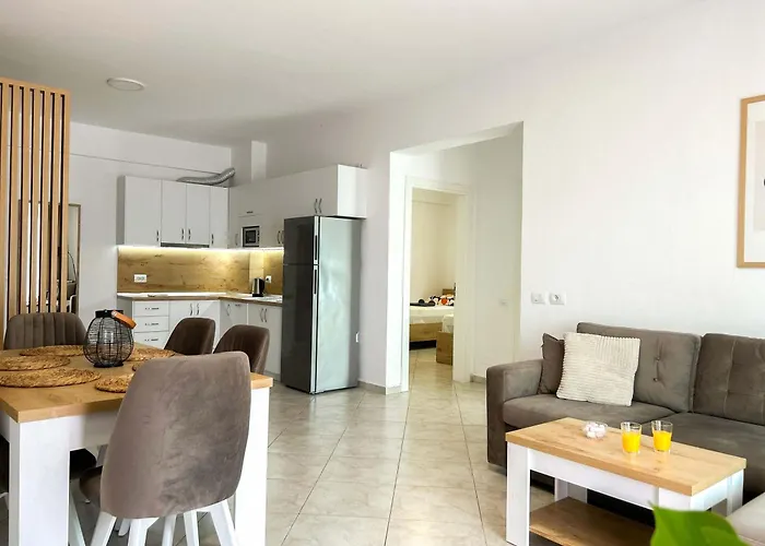 Lada 756 公寓 Durrës