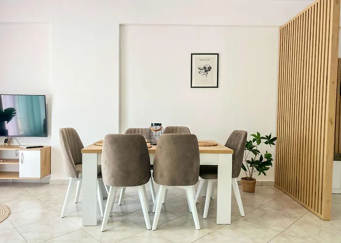 Lada 756 公寓 Durrës