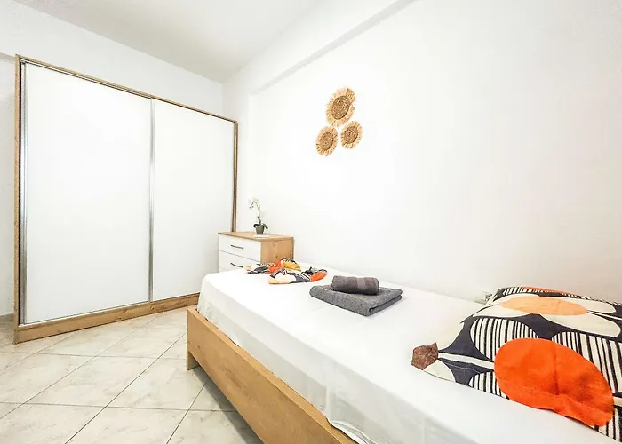 Lada 756 Apartment *